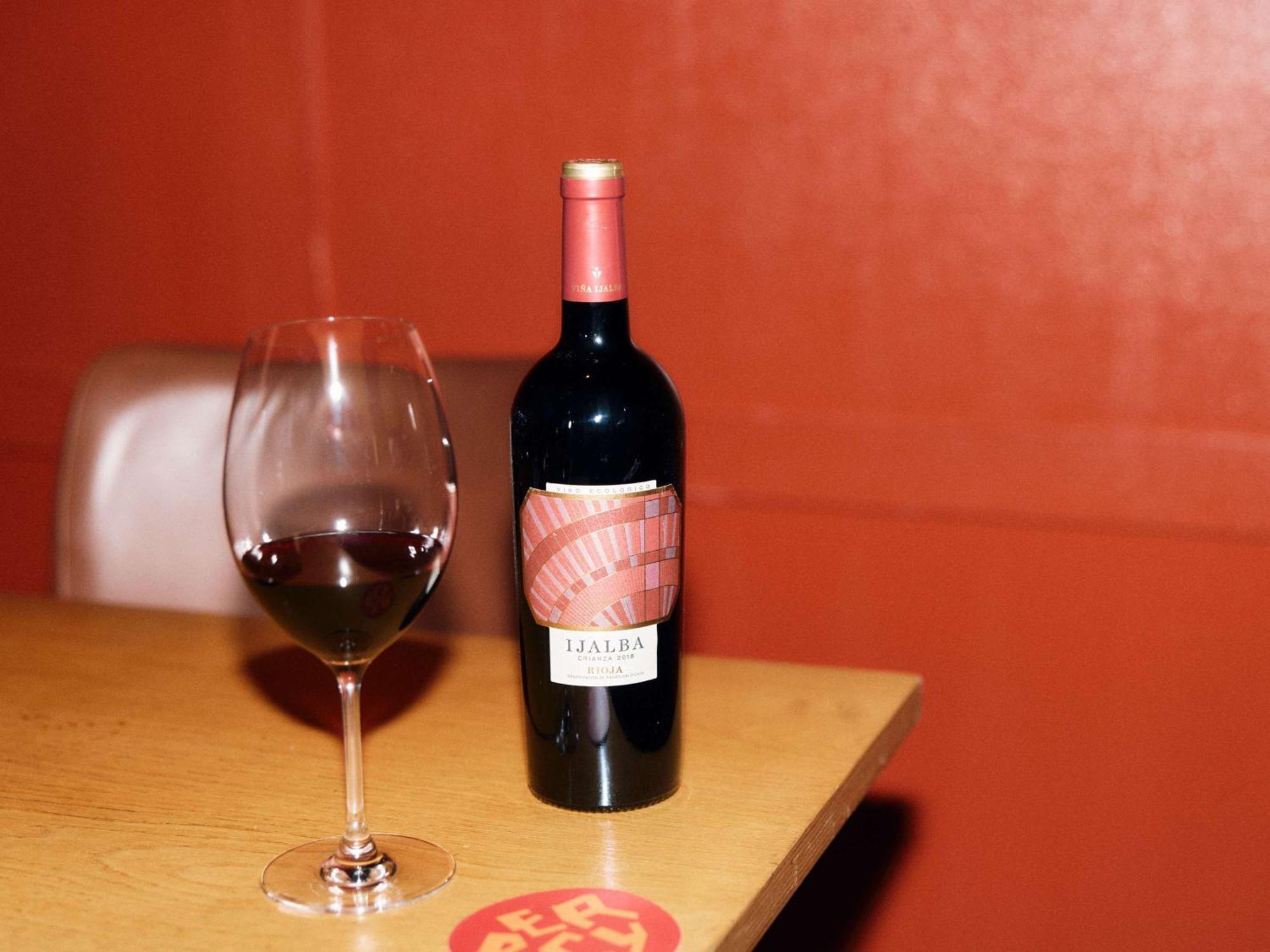 Hotel Woolstore 1888, Sydney - Handwritten Collection Exterior foto A bottle of 2005 Edna valley cabernet sauvignon